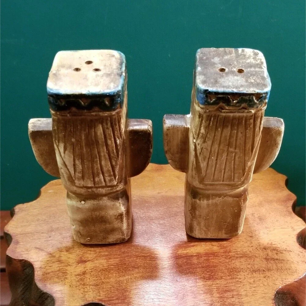 Mid Century Native American Totem Pole Ceramic Salt & Pepper Shakers 3.75